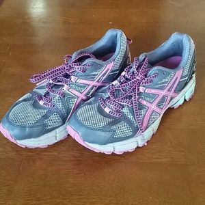 Asics gel Kahana trail running shoes Size 8